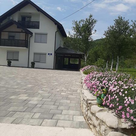 Apartments Paradise Licko Petrovo Selo Экстерьер фото