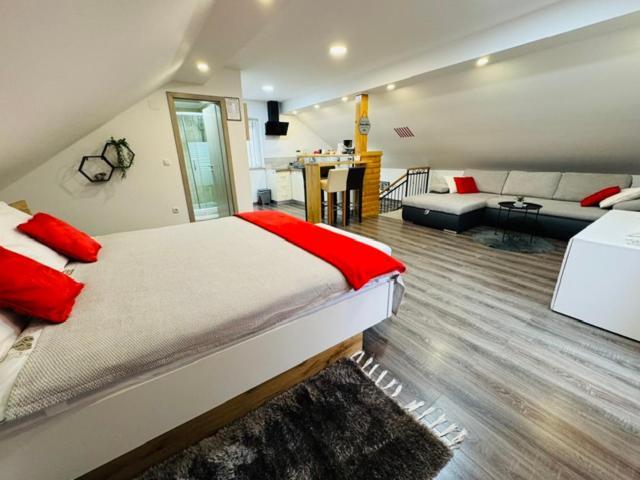 Apartments Paradise Licko Petrovo Selo Экстерьер фото