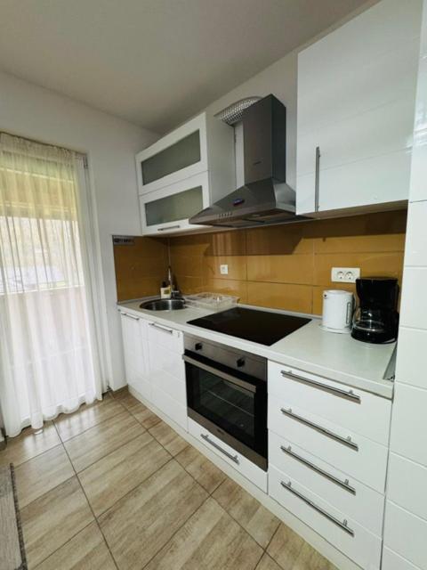 Apartments Paradise Licko Petrovo Selo Экстерьер фото