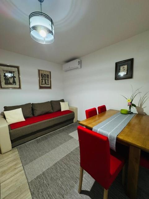 Apartments Paradise Licko Petrovo Selo Экстерьер фото