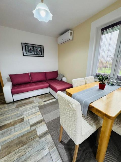 Apartments Paradise Licko Petrovo Selo Экстерьер фото
