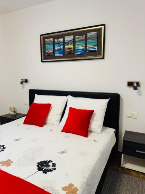 Apartments Paradise Licko Petrovo Selo Экстерьер фото