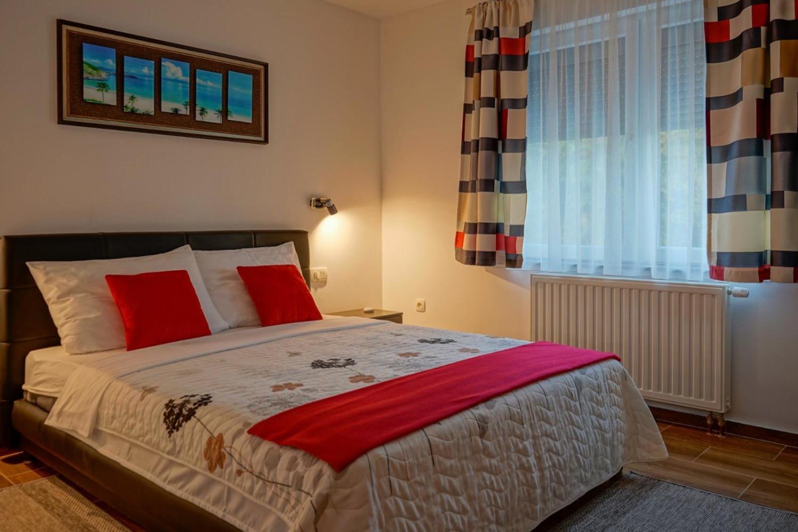 Apartments Paradise Licko Petrovo Selo Экстерьер фото